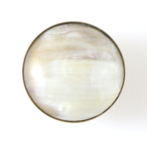 Domed horn pull with gold rim