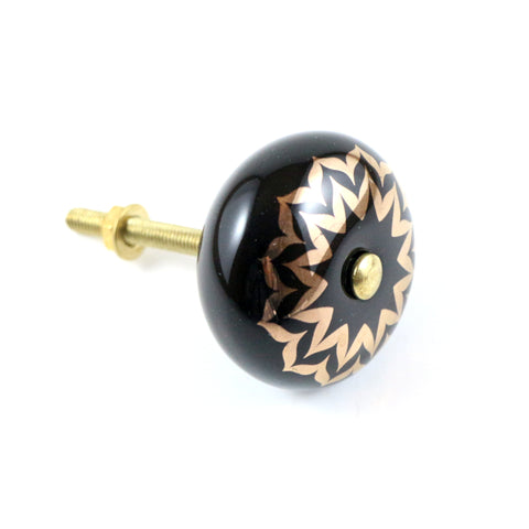 Black/gold ceramic zig zag motif pull