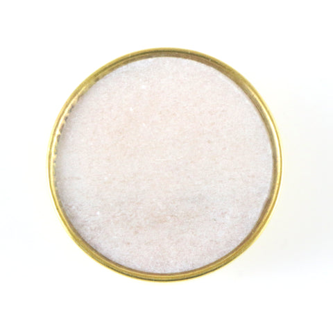 Flat marble and brass pull-blush