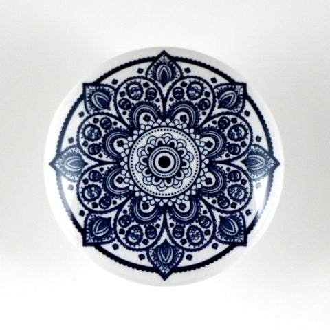 Blue and white ceramic mandala print pull