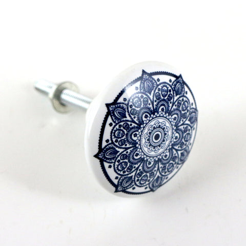 Blue and white ceramic mandala print pull